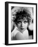 L'Actrice Americaine Clara Bow (1905-1965)-null-Framed Photo