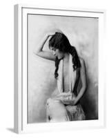 L'actrice americaine Gloria Swanson (1899 - 1983)-null-Framed Photo