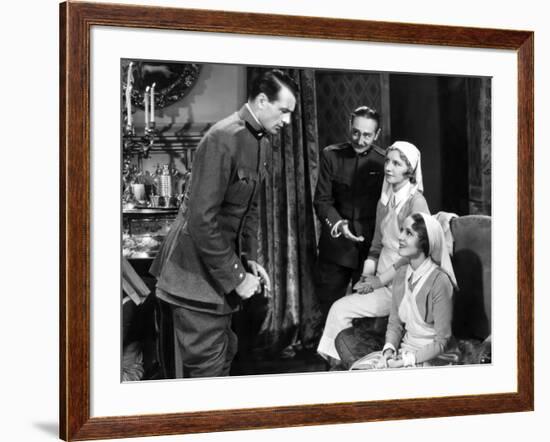 L'Adieu aux armes A FAREWELL TO ARMS by Frank Borzage-null-Framed Photo