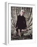 L'Adorable Voisine BELL BOOK AND CANDLE by RichardQuine with Kim Novak, 1958 (photo)-null-Framed Photo