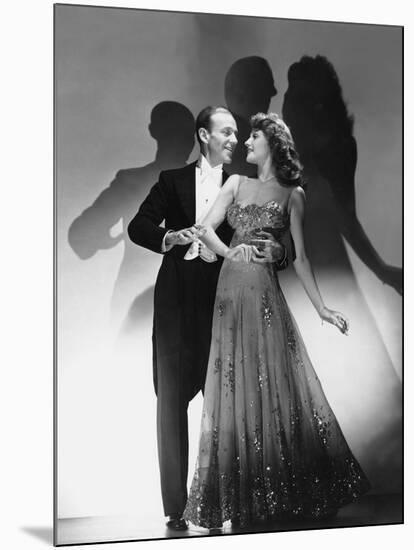 L'Amour vient en dansant YOU'LL NEVER GET RICH by SidneyLanfield with Rita Hayworth and Fred Astair-null-Mounted Photo