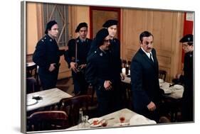 L'ARMEE DES OMBRES, 1969 directed by JEAN-PIERRE MELVILLE Lino Ventura (photo)-null-Framed Photo