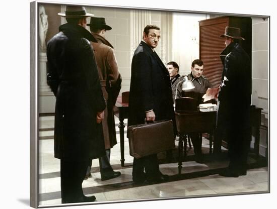 L' armee des Ombres by JeanPierreMelville with Lino Ventura, 1969 (d'apres JosephKessel) (photo)-null-Framed Photo
