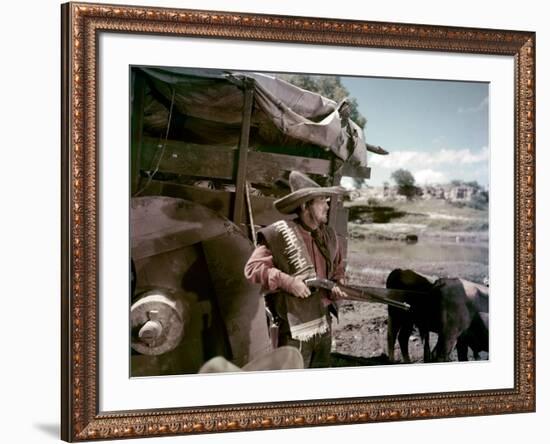 L'aventurier du Rio Grande THE WONDERFUL COUNTRY by Robert Parrish with Robert Mitchum, 1959 (photo-null-Framed Photo