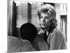 L'AVVENTURA, 1960 directed by MICHELANGELO ANTONIONI Gabriele Ferzetti / Monica Vitti (b/w photo)-null-Mounted Photo