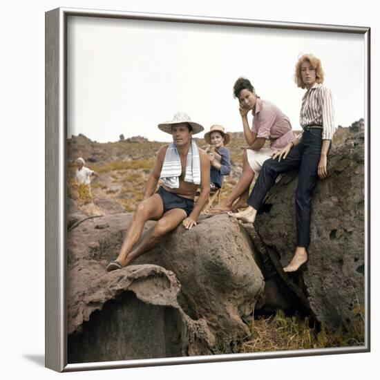 L' Avventura by Michelangelo Antonioni with Gabriele Ferzetti, Lea Massari, Monica Vitti, 1960 (pho-null-Framed Photo