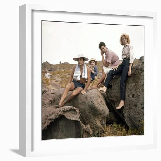 L' Avventura by Michelangelo Antonioni with Gabriele Ferzetti, Lea Massari, Monica Vitti, 1960 (pho-null-Framed Photo