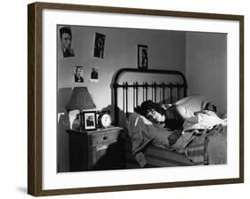 L'eau a la bouche by Jacques Doniol Valcroze with Bernadette Lafont, 1960 (b/w photo)-null-Framed Photo