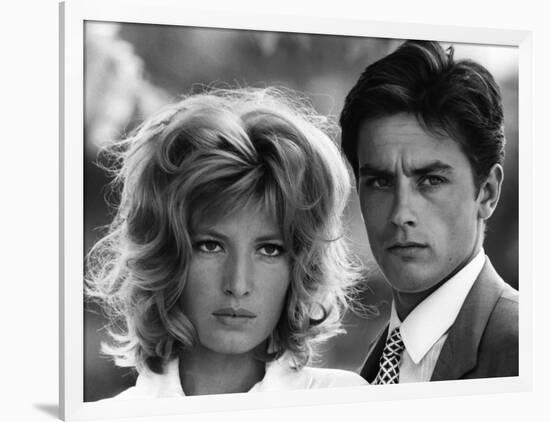 L'eclipse by Michelangelo Antonioni with Alain Delon and Monica Vitti, 1962 (b/w photo)-null-Framed Photo