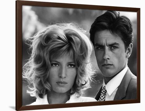 L'eclipse by Michelangelo Antonioni with Alain Delon and Monica Vitti, 1962 (b/w photo)-null-Framed Photo