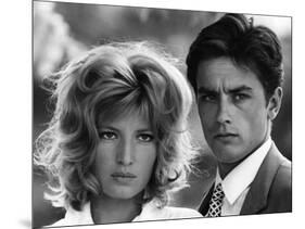 L'eclipse by Michelangelo Antonioni with Alain Delon and Monica Vitti, 1962 (b/w photo)-null-Mounted Photo