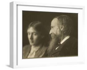 L'écrivain Virginia Woolf (1882-1941) et son père Leslie Stephen (1832-1904)-George Charles Beresford-Framed Giclee Print