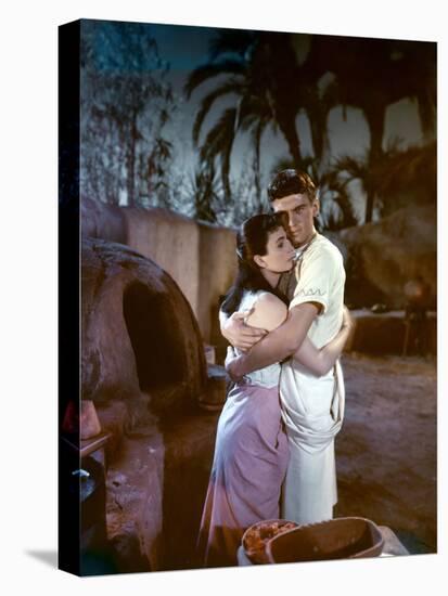 L'egyptien (THE EGYPTIAN) by Michael Curtiz with Jean Simmons and Edmund Purdom, 1954 (photo)-null-Stretched Canvas