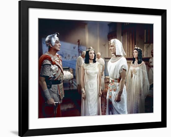 L'egyptien (THE EGYPTIAN) by Michael Curtiz with Victor Mature, Gene Tierney and Michael Wilding, 1-null-Framed Photo