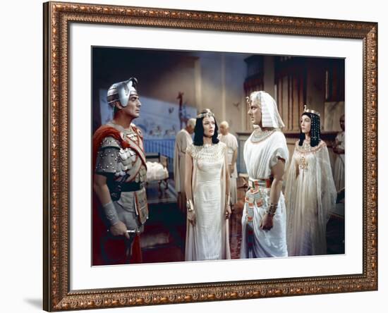 L'egyptien (THE EGYPTIAN) by Michael Curtiz with Victor Mature, Gene Tierney and Michael Wilding, 1-null-Framed Photo