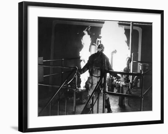 L'enfer est a lui, WHITE HEAT by RAOULWALSH with James Cagney, 1949 (b/w photo)-null-Framed Photo