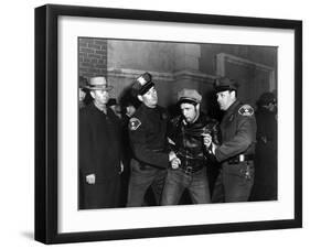 L'Equipee Sauvage THE WILD ONE by Laszlo Benedek with Marlon Brando, 1953 (b/w photo)-null-Framed Photo