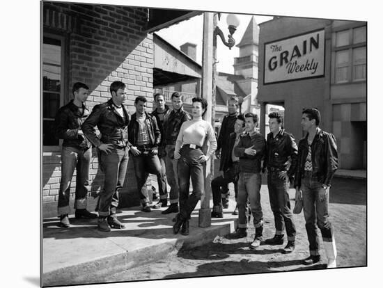 L'Equipee Sauvage THE WILD ONE by Laszlo Benedek with Marlon Brando and Yvonne Doughty, 1953 (b/w p-null-Mounted Photo