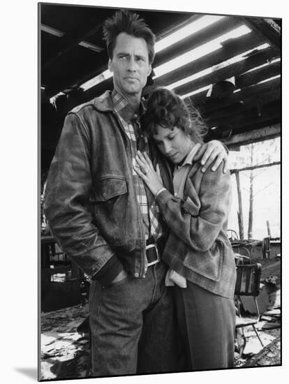 L'Etoffe des heros (The Right Stuff) by PhilipKaufman with Sam Shepard and Barbara Hershey, 1983 (b-null-Mounted Photo