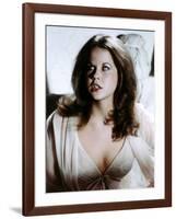 L' exorciste II l' heretique Exorcist II: The Heretic by JohnBoorman with Linda Blair, 1977 (photo)-null-Framed Photo