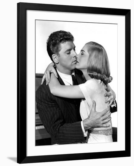 L'Homme aux abois (I Walk Alone) by Byron Haskin with Burt Lancaster and Lizabeth Scott, 1948 (b/w -null-Framed Photo