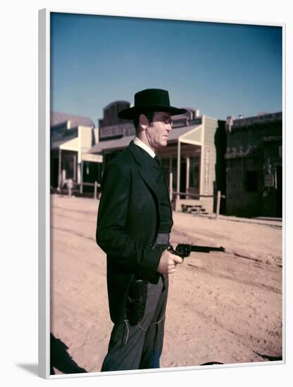 L'Homme aux colts d'or WARLOCK by EdwardDmytryk with Henry Fonda, 1959 (photo)-null-Framed Photo