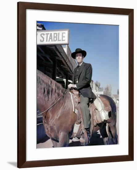 L'Homme aux colts d'or WARLOCK by EdwardDmytryk with Henry Fonda, 1959 (photo)-null-Framed Photo