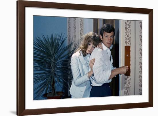 L'homme by Rio by PhilippedeBroca with Francoise Dorleac and Jean-Paul Belmondo, 1964 (photo)-null-Framed Photo