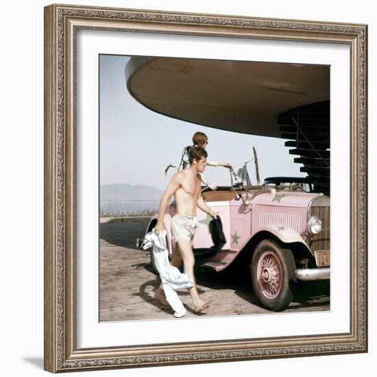 L'homme de Rio-null-Framed Photo