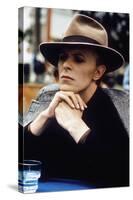 L' homme qui venait d'ailleurs MAN WHO FELL TO EARTH by NicolasRoeg with David Bowie, 1976 (photo)-null-Stretched Canvas