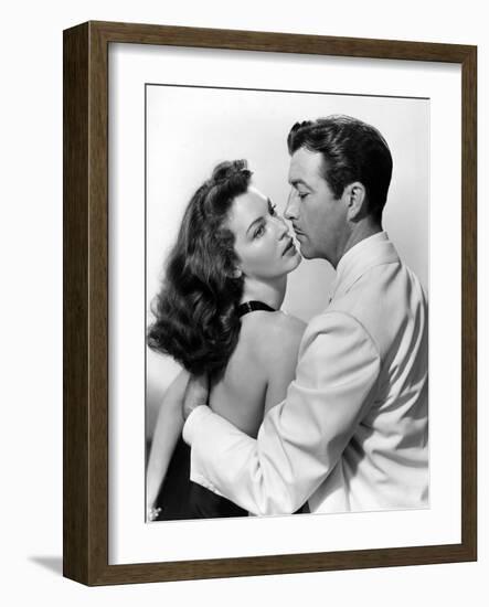 L'ile au complot THE BRIBE by RobertLeonard with Ava Gardner and Robert Taylor, 1949 (b/w photo)-null-Framed Photo