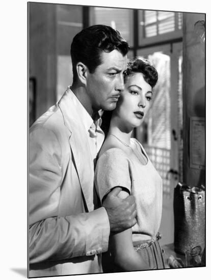 L'ile au complot THE BRIBE by RobertLeonard with Ava Gardner and Robert Taylor, 1949 (b/w photo)-null-Mounted Photo