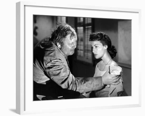 L'ile au complot THE BRIBE by RobertLeonard with Charles Laughton and Ava Gardner, 1949 (b/w photo)-null-Framed Photo