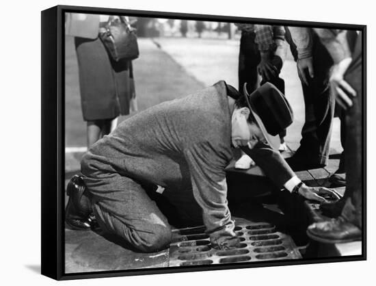 L'Inconnu du Nord-Express STRANGERS ON A TRAIN by AlfredHitchcock with Robert Walker, 1951 (b/w pho-null-Framed Stretched Canvas