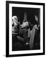 L'Inconnu du Nord-Express STRANGERS ON A TRAIN by AlfredHitchcock with Robert Walker and Farley Gra-null-Framed Photo