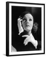 L'inspiratrice INSPIRATION by Clarence Brown with Greta Garbo, 1931 (b/w photo)-null-Framed Photo