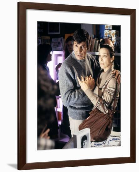 L'invasion des profanateurs (Invaison of the Body Snatchers) by Philip Kaufman with Leonard Nimoy a-null-Framed Photo