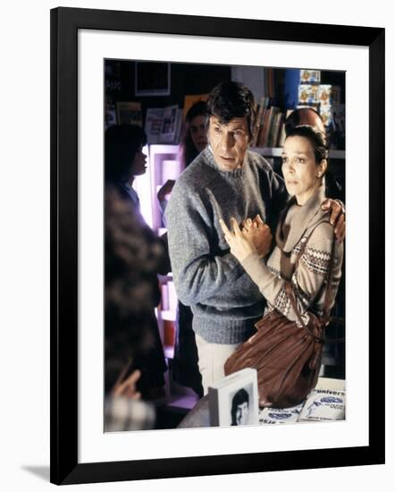 L'invasion des profanateurs (Invaison of the Body Snatchers) by Philip Kaufman with Leonard Nimoy a-null-Framed Photo