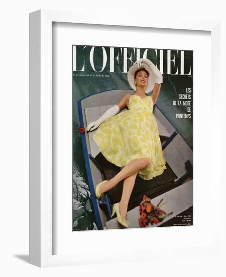 L'Officiel, April 1962 - Robe de Lanvin Castillo en Mousseline de Soie de Laurendeau et Cornet-Roland de Vassal-Framed Art Print
