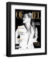 L'Officiel, April 2007 - Robin Wright Penn Porte une Veste Yves Saint Laurent-Daniel Gebbay-Framed Art Print