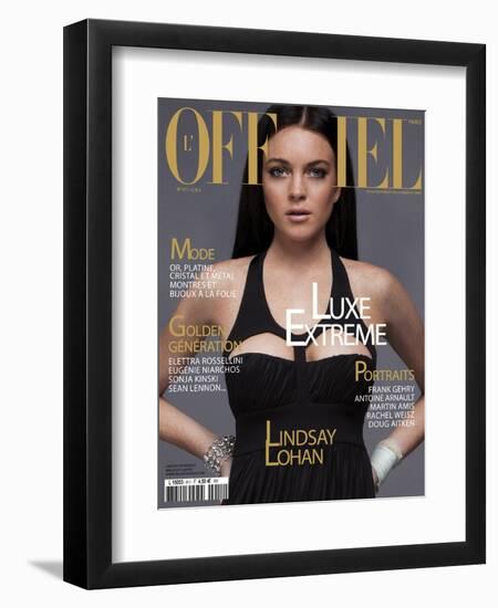 L'Officiel, December 2006 - Lindsay Lohan Porte une Robe en Jersey, Versace-null-Framed Art Print