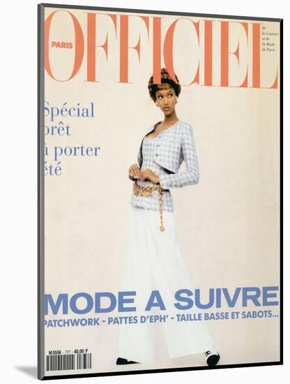 L'Officiel, February 1993 - Chanel: le Tailleur de L'Année Porté Par Tyra-Carlo delia Chiesa-Mounted Art Print