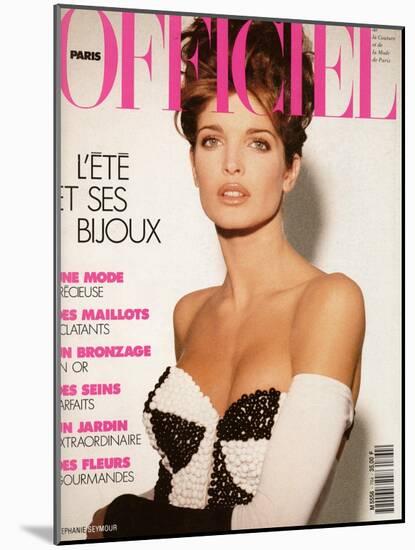 L'Officiel, June 1991 - Stéphanie Seymour, un Soutien-Gorge-Bijou Très Éton-Jean-Daniel Lorieux-Mounted Art Print