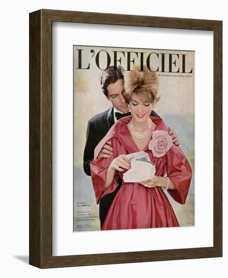 L'Officiel - Manteau du Soir de Jacques Griffe en Soie de Bianchini-Férier, Bijoux de Boucheron-Philippe Pottier-Framed Art Print