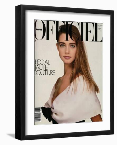 L'Officiel, March 1987 - Roberta Porte une Robe de Cocktail de Nina Ricci en Shantung de Taroni-Robert Diadul-Framed Art Print