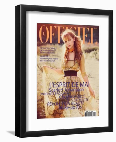 L'Officiel, May 2008 - Christina Ricci Porte une Robe en Organza Jaune Imprimé Abstrait, Prada-Guy Aroch-Framed Art Print