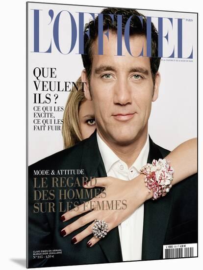 L'Officiel, May 2009 - Clive Owen Porte un Costume Giorgio Armani-Harri Peccinotti-Mounted Art Print