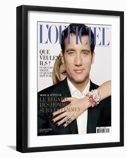 L'Officiel, May 2009 - Clive Owen Porte un Costume Giorgio Armani-Harri Peccinotti-Framed Art Print