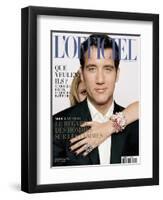 L'Officiel, May 2009 - Clive Owen Porte un Costume Giorgio Armani-Harri Peccinotti-Framed Art Print