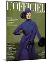 L'Officiel, October 1962 - Manteau de Pierre Cardin en Lainage de Moreau-Roland de Vassal-Mounted Art Print